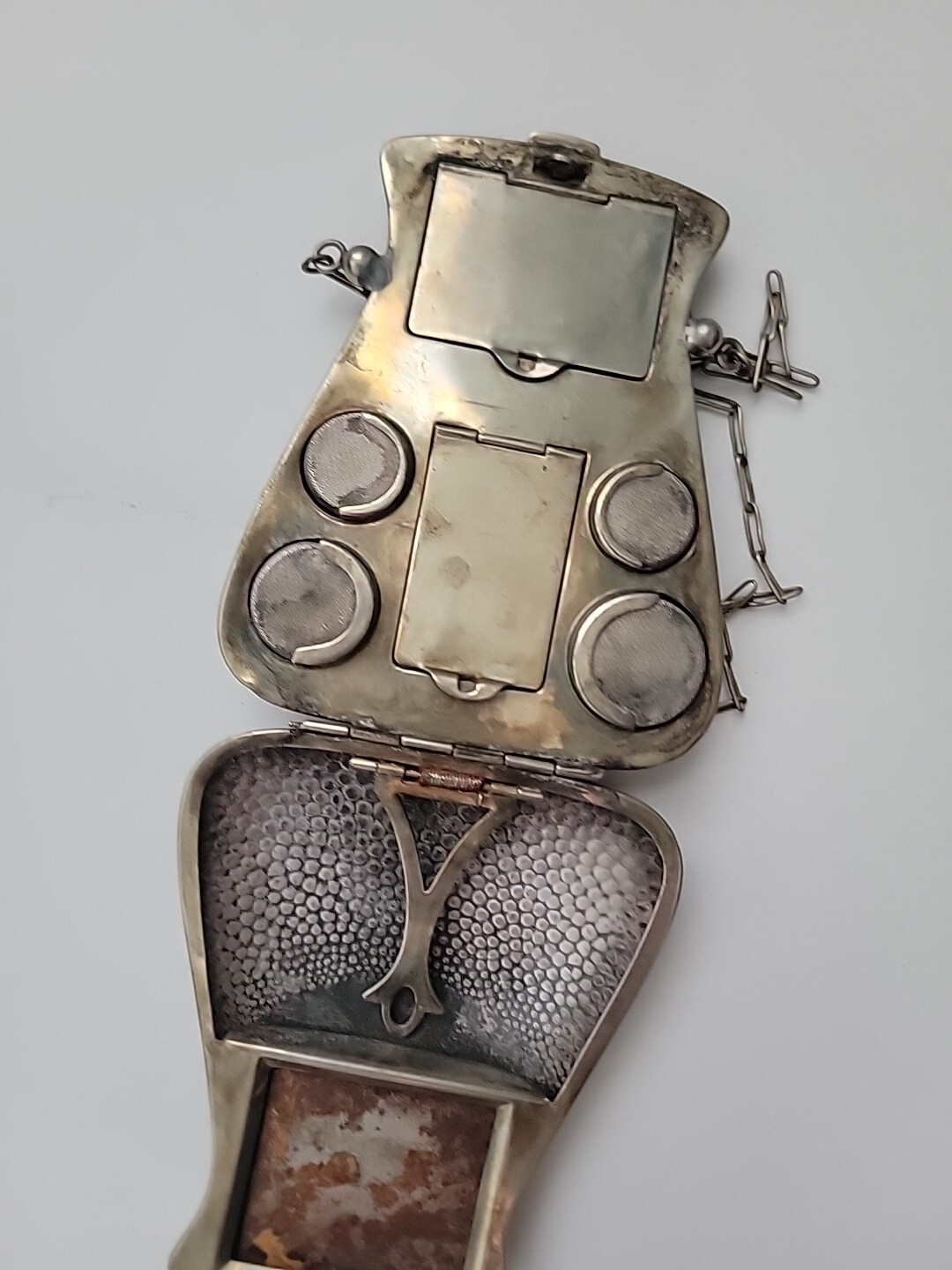 Antique Art Deco English Coin Purse Clamshell Style