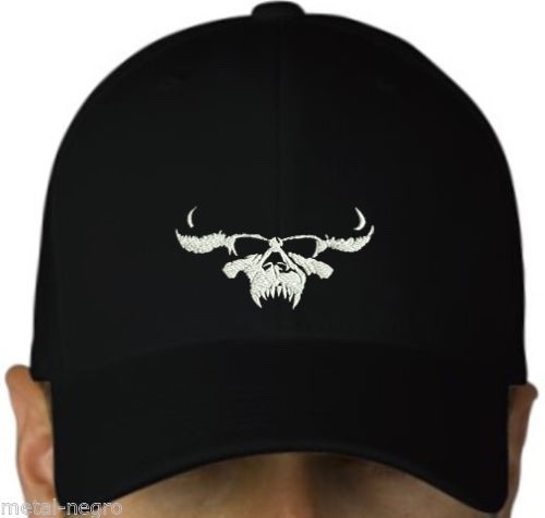 Cappello rock in metallo gotico Danzica nero gancio e anello chiusura heavy metal - Foto 1 di 2