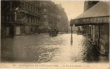 CPA PARIS 8e La Rue de la Pepiniere (258707)
