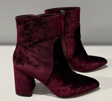 Steve Madden scarlet, velvet block heel boots, US size 9.5M