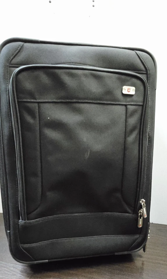 Victorinox Swiss Army 22" Two Wheeled Upright Standard Carryon Luggage, Black - Image 2 of 4