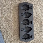 VINTAGE LODGE USA CAST IRON FISH MOLD CORNBREAD 5PP2 MUFFIN PAN