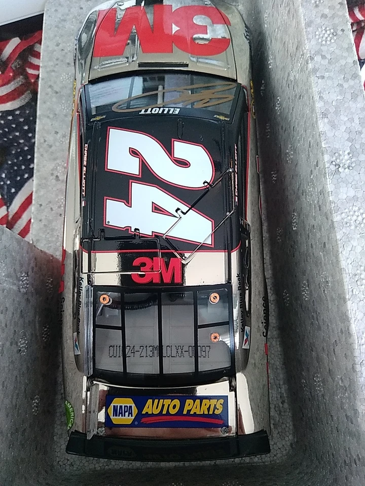 Chase Elliott Firmado 2016 #24 3M 2/24 Lionel Diecast. Color Cromo 1 de 108 Foto 4 de 4