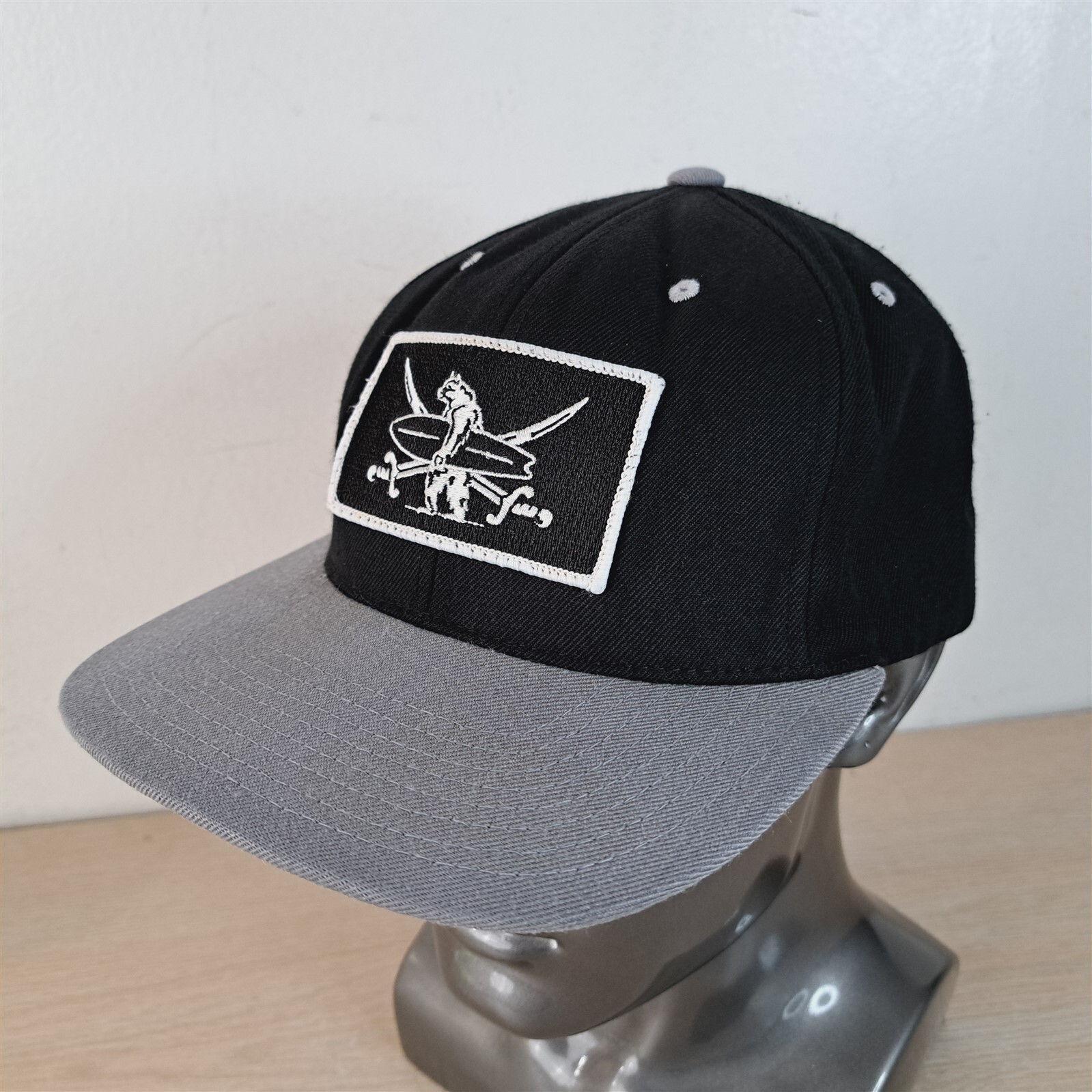 SURFBOARD/SWORD/ANIMAL PATCH ADJUSTABLE SNAPBACK … - image 3