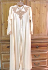 Vintage Vassarette Long Sleeves Lace Accent Nylon Nightgown Sz 36