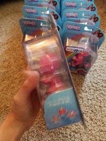 AUTHENTIC Fingerlings Pink Baby Unicorn Skye Toys R Us Exclusive BRAND NEW 