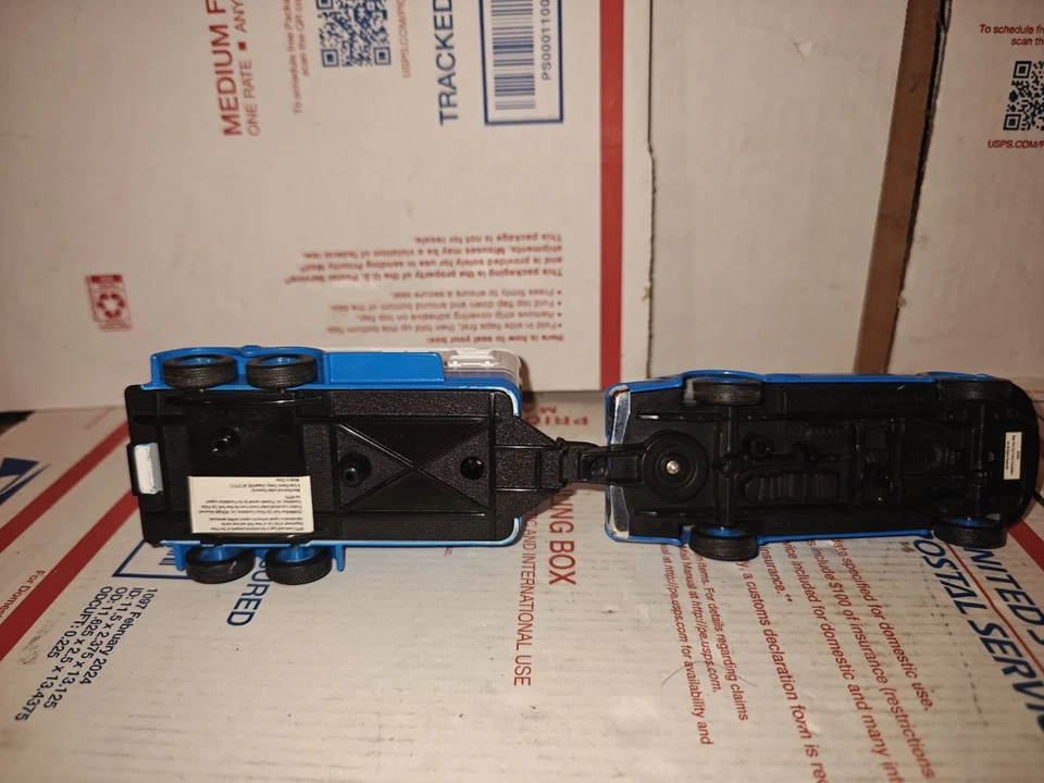 K-Line K-94904 NYPD Mounted Police Ford Pick Up & Horse Trailer Diecast - Image 4 of 4