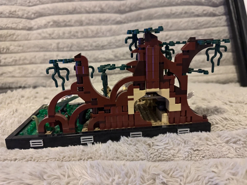 LEGO Star Wars Dagobah Jedi Diorama de Entrenamiento | ¡Casi Completo con Figuras! Foto 4 de 4