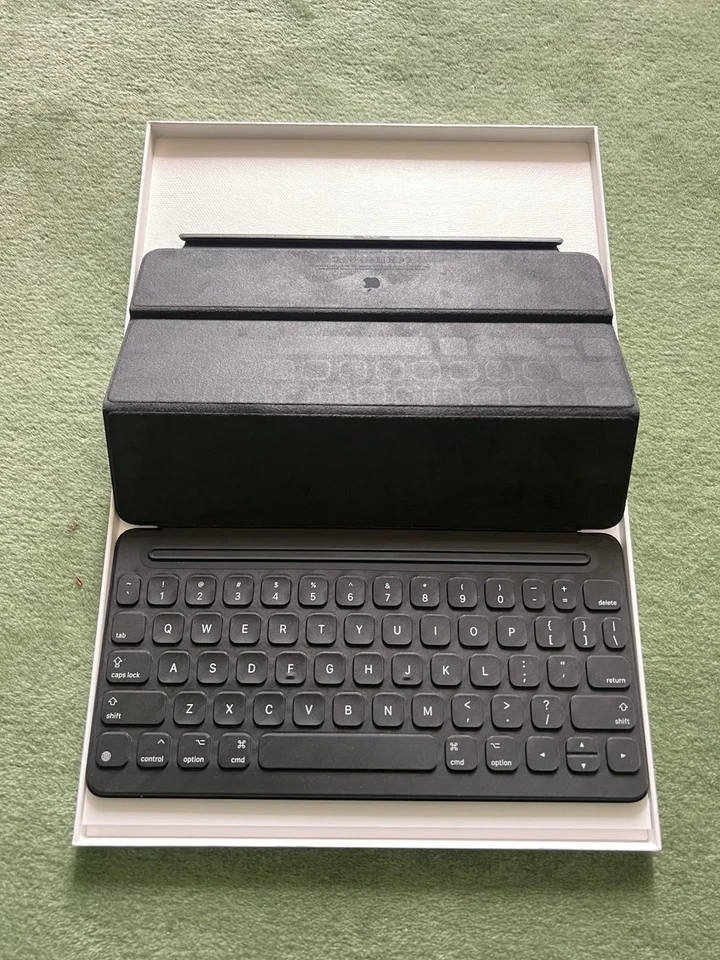 NEW iPad Smart Keyboard 7th & 8th Generation iPad Air 3rd Generation