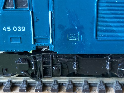 Mainline Class 45 039, The Manchester Regiment excellent but needs small repair - Picture 12 of 12