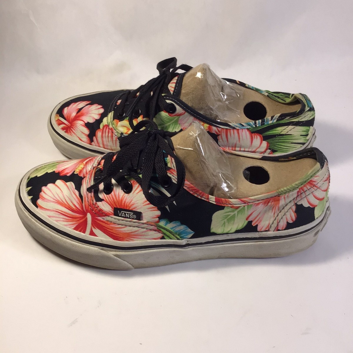 Vans Off The Wall Black Slip-On Sneakers  Floral Leaf Farm Rio appeal Print 7 Classic Slip-On Shoe in Black / Pink | Vans main image 4