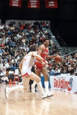 Reggie Theus of the Chicago Bulls 1980's Basketball photo 5