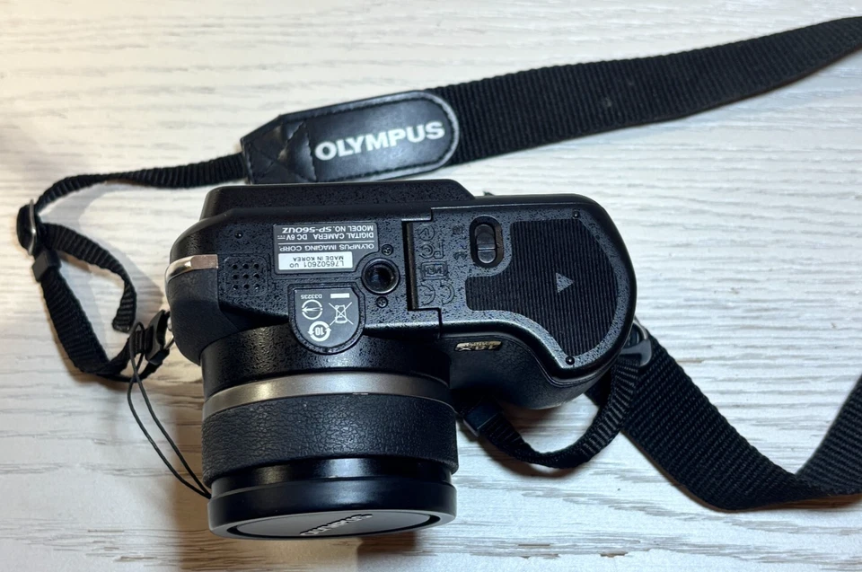 Olympus Digital Camera SP- 560UZ With Bag Working, W/Out Batteries & Sd Card - Image 2 of 4