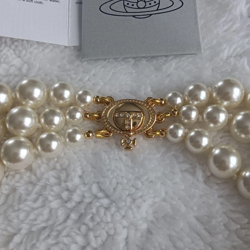 Gargantilha Vivienne Westwood três fileiras tripla camada pérola gota ouro colar - Imagem 4 de 4