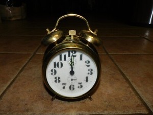 VTG GERMANY LINDEN BLACK FOREST DOUBLE BELL PEG LEG BRASS ALARM CLOCK WORKS