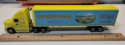 ertl Tractor trailer Appler Growers Panorama Pears. i believe 1/504. No Box 1998