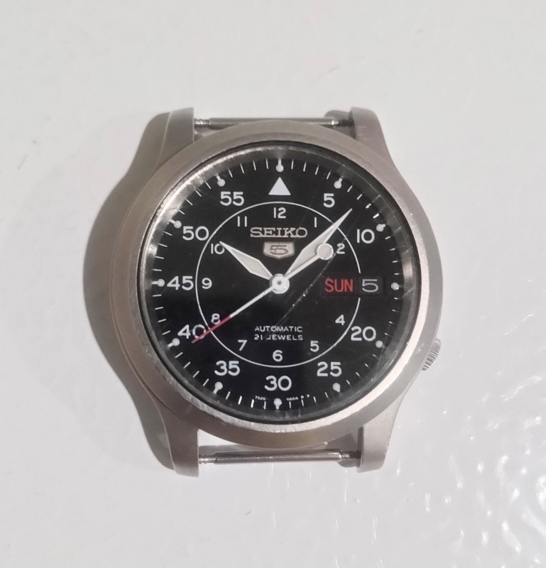 Broken Seiko 5 snk809 Automatic Mens 37mm Black Dial Daydate Field Watch