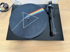 PRO-JECT DEBUT CARBON WITH NEW ORTOFON 2M RED FITTED