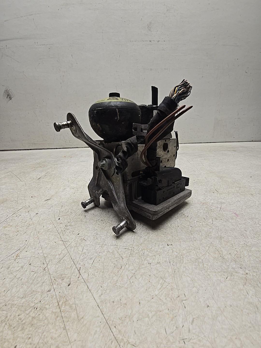 03-06 Mercedes-Benz W211 E320 E350 E500 ABS Anti Lock Brake Pump Module OEM D213