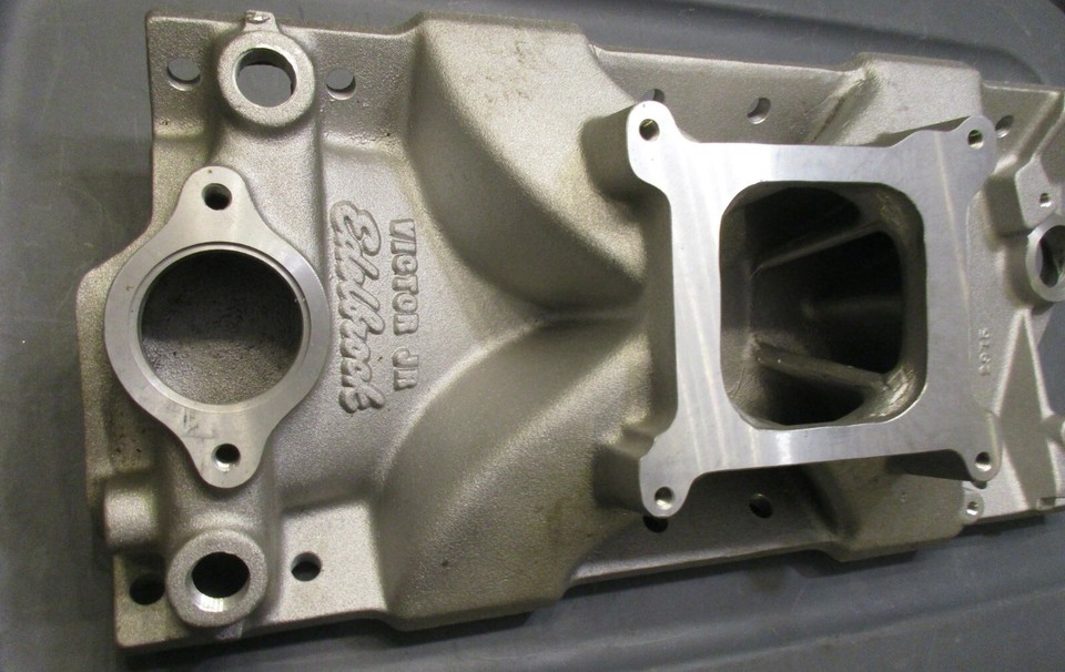 EDELBROCK 2975 CHEVY VICTOR JR SBC INTAKE MANIFOLD 350 383 400 4150