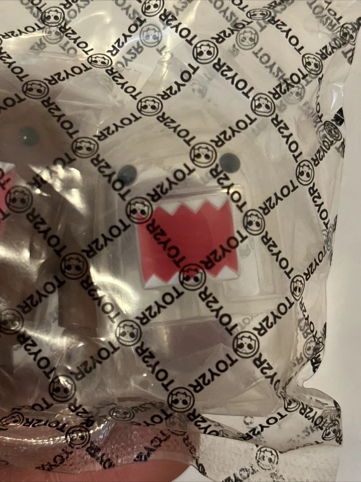 Mini bonecos de vinil Toy2R DOMO MARROM E TRANSPARENTE 2" NOVO LACRADO FRETE GRÁTIS - Imagem 4 de 4