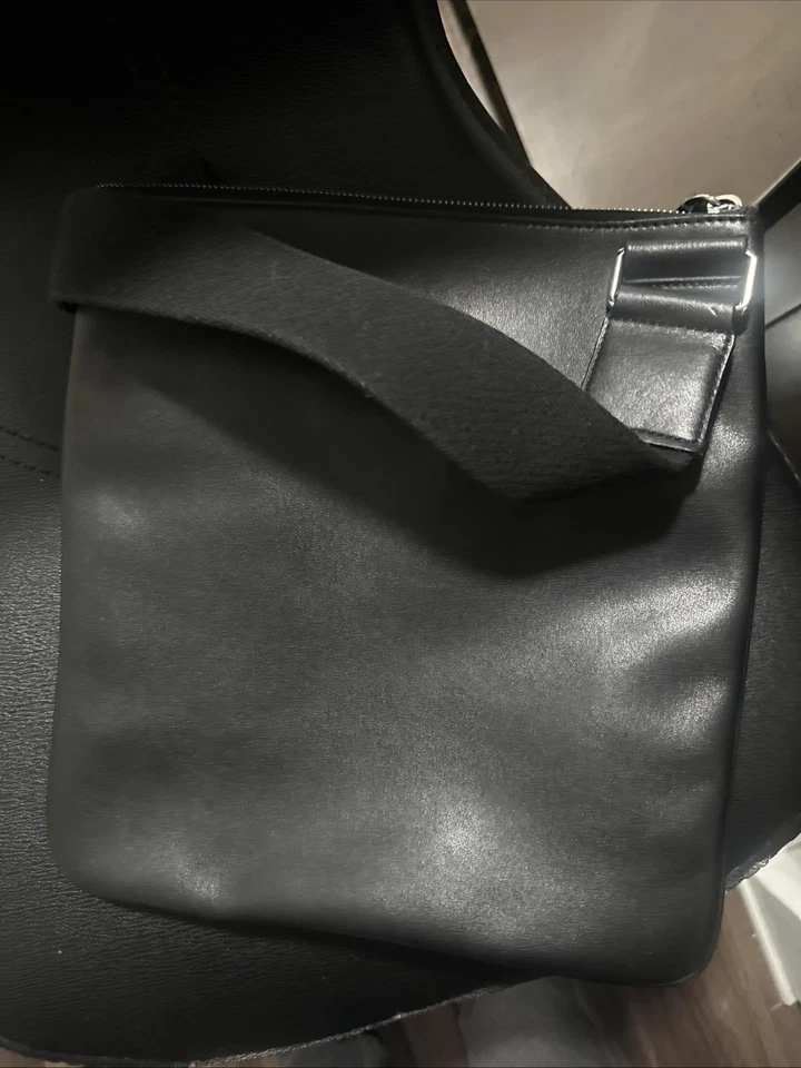 Bolso de hombro tipo mensajero de cuero negro a rayas rojas Bally Suiza ¡Limpio! Foto 2 de 4