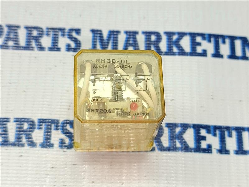 Idec RH3B-UL RH3BUL Relay AC24V 50/60Hz 30 Days Warranty Expedited Shipping