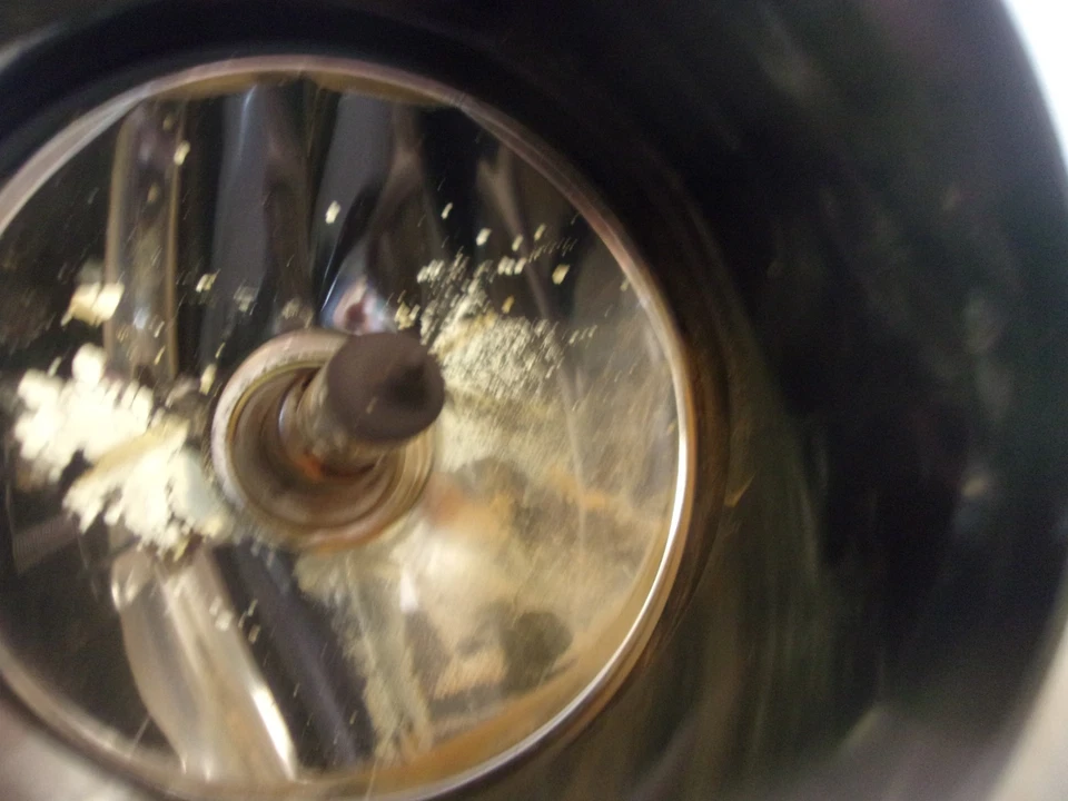 Luz antiniebla halógena derecha pasajero BMW 7-series 750i/760i/Alpina B7 2006-2008 OEM Foto 3 de 4