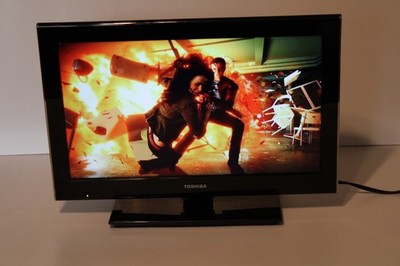 Toshiba 19SLV411U 19'' LED DVD Combo HDTV Gaming Television Remote