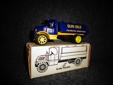 SUNOCO SUN OILS 1935 MACK TANKER TRUCK ERTL DIECAST BANK 24 of 991 Produced