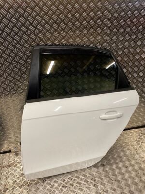 Audi A4 S4 B8 8K 2013 Hinten links Tür hinten ETO23209