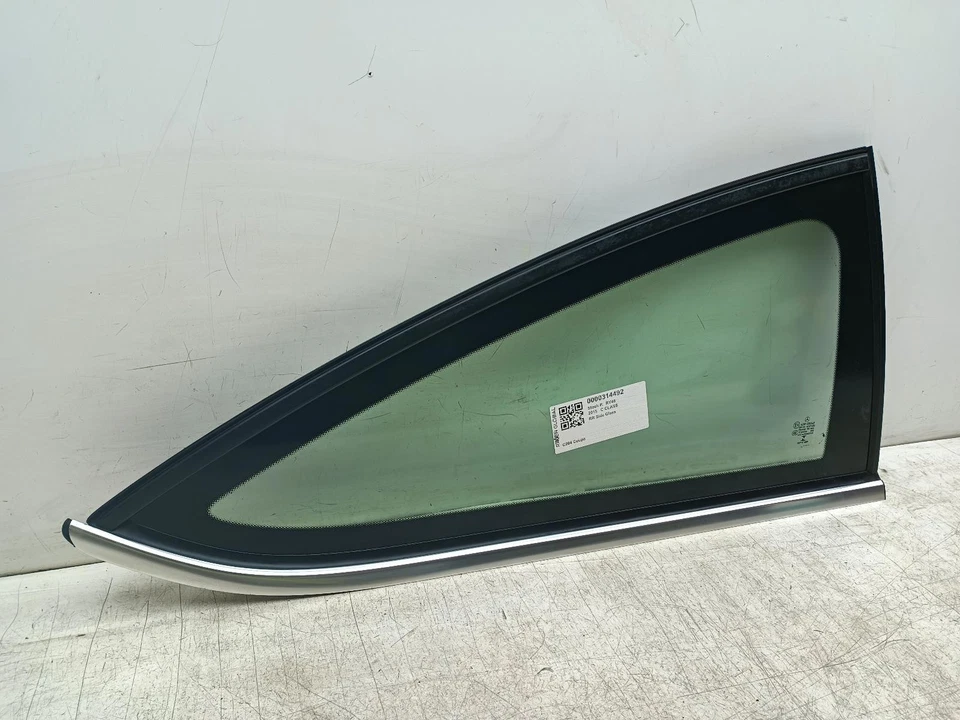 MERCEDES C CLASS QUARTER SIDE GLASS REAR RIGHT A2046702600 C204 2007 - 2015 - Image 2 of 4