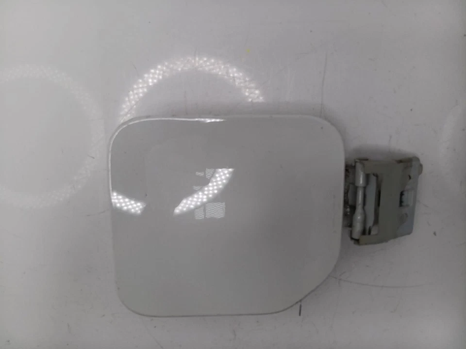 Puerta de llenado de combustible aleta de gas 1992 1993 1994 1995 96 97 98 99 00 01 02 Isuzu Trooper Foto 2 de 4