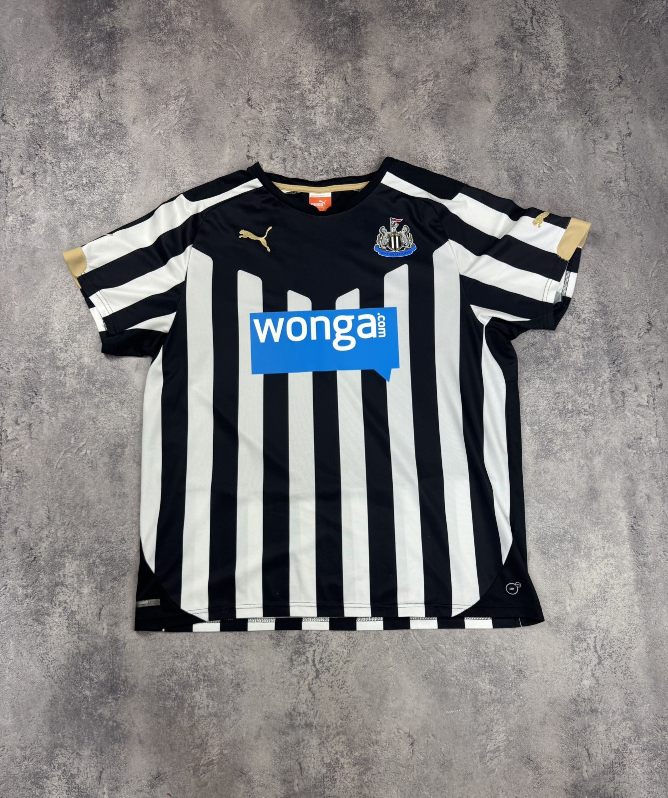 Vintage Newcastle United Home Soccer Jersey 2014–15 Castore Football Shirt L