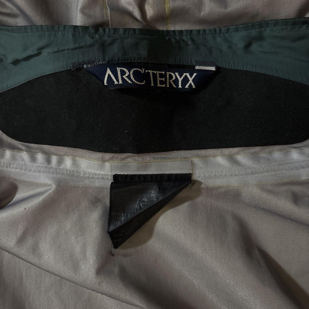 Arc'teryx 90s Archive Theta AR Jacket Black L/XL Canada Made Arc'teryx 90s Archive Theta AR Jacket Black L/XL Canada Made