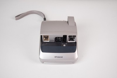 Polaroid One 600 Instant Film Camera 100mm Lens +Flash Clean