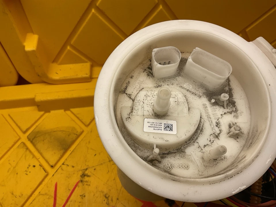 AUDI A6 QUATTRO 2012-2018 CONJUNTO BOMBA COMBUSTIBLE 3,0 L 4G0 919 051 OEM Foto 3 de 4