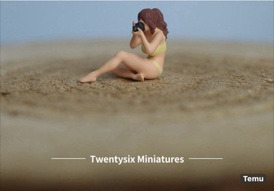 Twentysix Miniatures Bikini Girl Figure 1:64 1:87 Diorama Painted Multicolor
