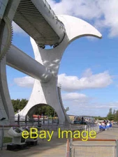 Photo 6x4 A close-up view of the Falkirk Wheel Tamfourhill This shows one c2005