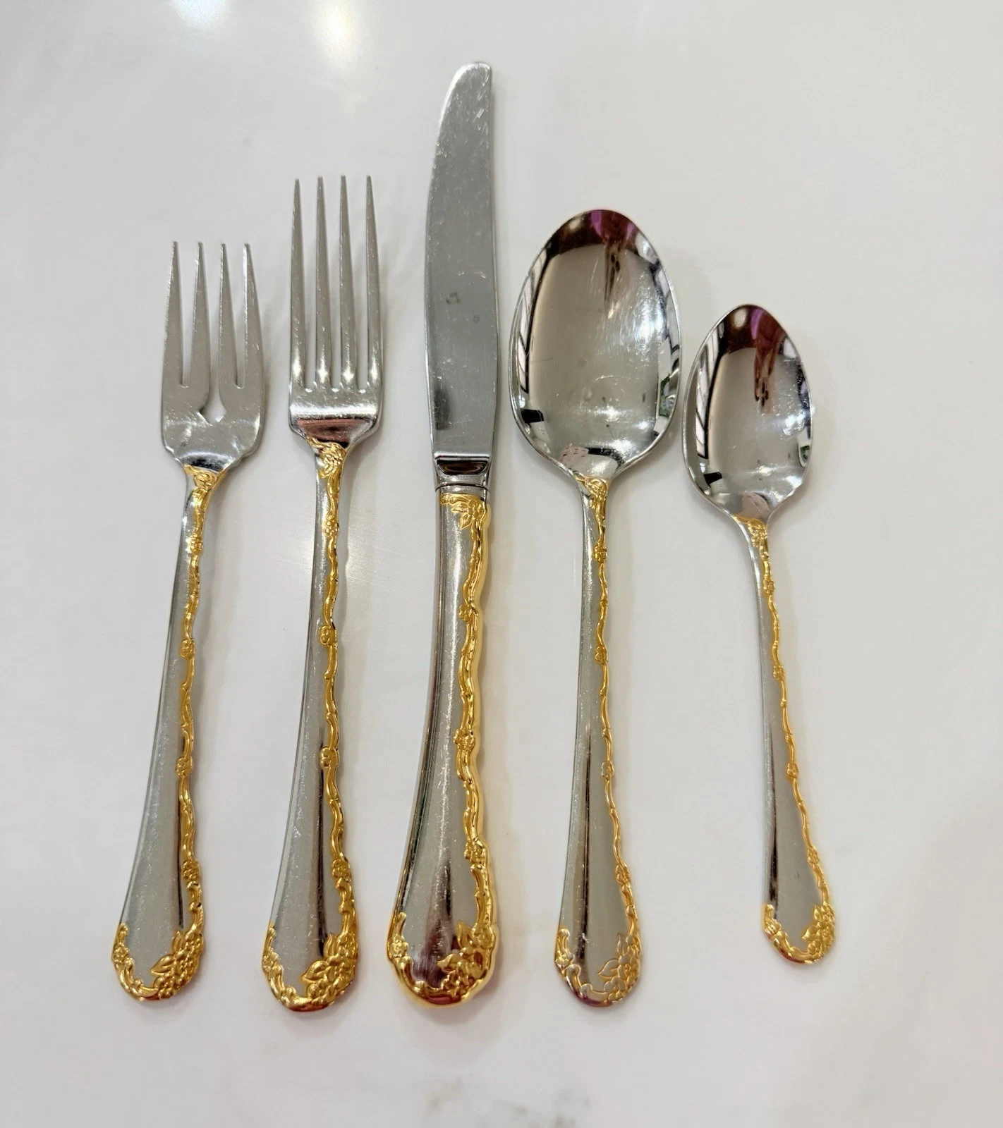 Oneida Community GOLDEN BELLE ROSE Stainless Flatware 5 Piece Set