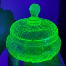 Vintage Green Depression Glass Candy Dish with Lid 4½″ Small Covered Bonbon