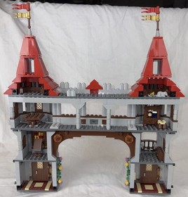 Lego Kingdoms Joust 10223 Castle Lion Knights Dragon Knights 100% Complete Set