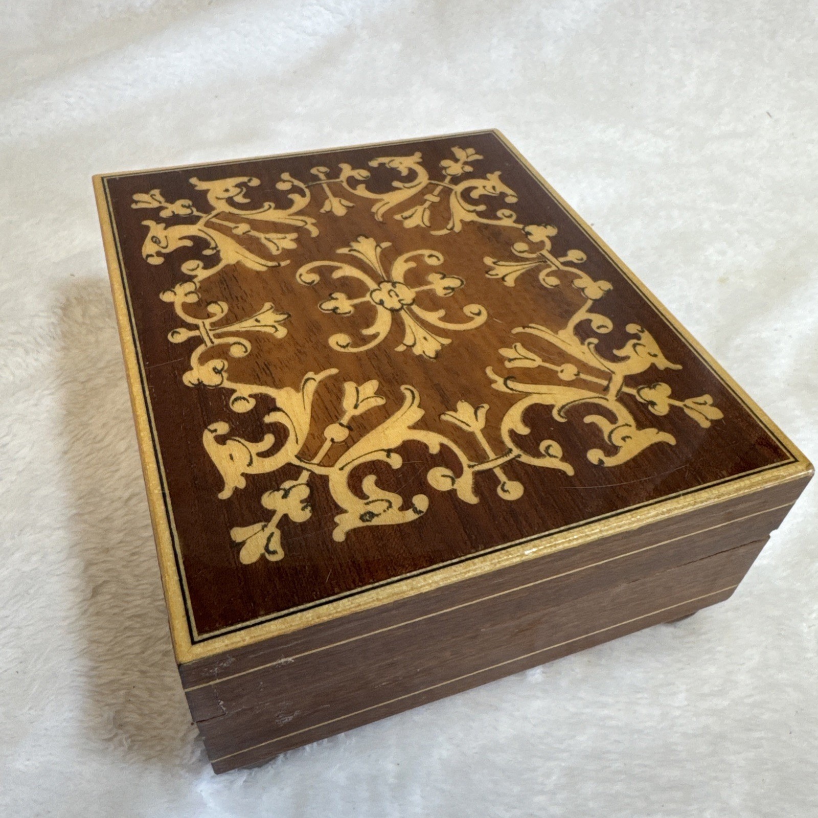 Reuge "Try to Remember" Swiss Musical Movement Wooden Jewelry Box Marquetry