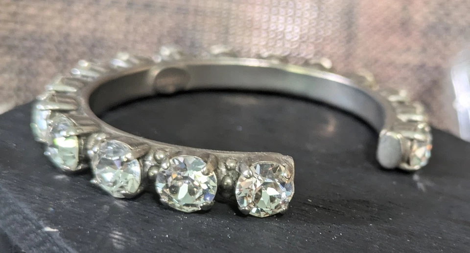 De Colección Sorrelli Brillante Cristales Grandes, Antiguo Brazalete Tono Plata DETALLE INCREÍBLE Foto 2 de 4