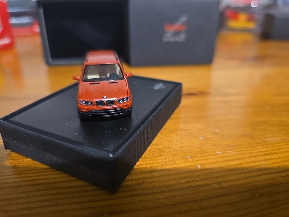 Herpa   101370  H0 1/87 BMW X5 Brillant Serie  - Immagine 2 di 4