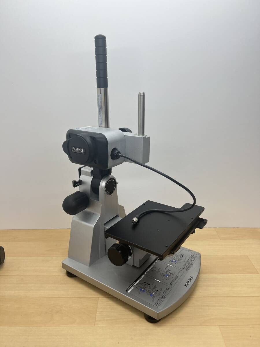KEYENCE VH-S30 Digital Microscope Stand w/ VHX-S90F Used KEYENCE VH-S30 Digital Microscope Stand w/ VHX-S90F Used
