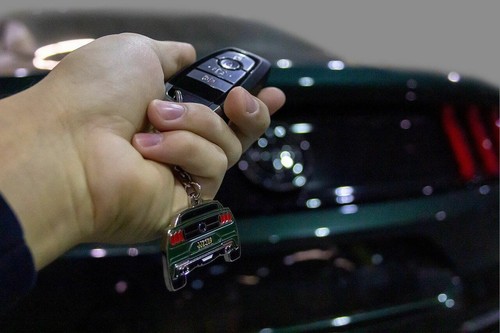 Llavero BULLITT Mustang * McQueen ¡Genial! * ¡Envío a todo el mundo y GRATIS a EE. UU.! 2019 - Imagen 3 de 6