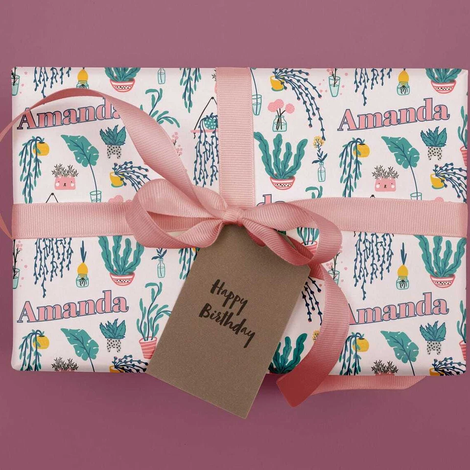 Name 个性化生日包装纸卷带粉红色植物主题礼品包装 — 第 3/4 张图片