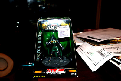 Marvel Legends Titanium Series Die-Cast '' DOCTOR DOOM''   NEW SEALED MIB