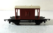 Tri-ang T72 TT Gauge B9514 BR Brake Van Model Railway White Roof